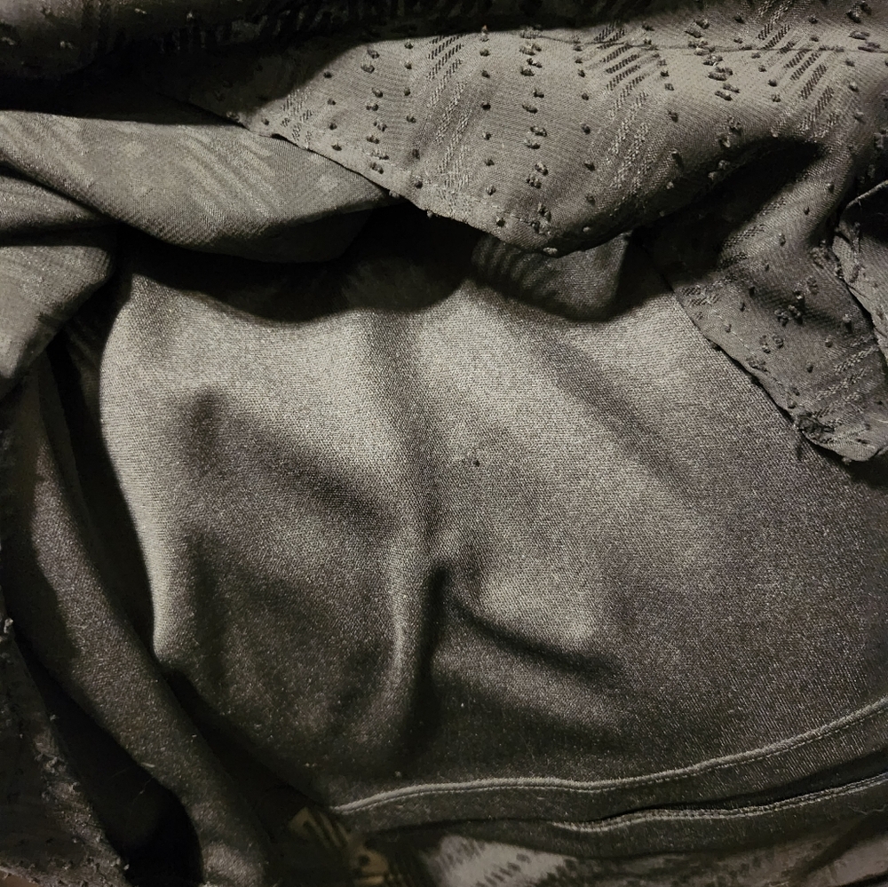 Blouses - Picture 9 of 14